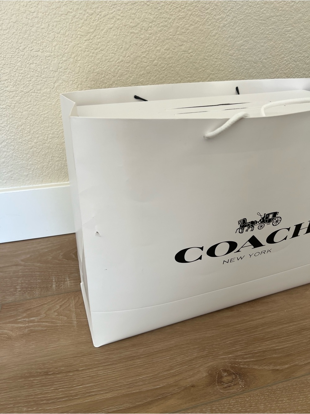 COACH NWT Evelyn Shoulder Bag
With Quilting (Full Inclusion) - Picture 7 of 12